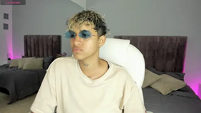 Dominick jones online show from 01-19-25, 01:33