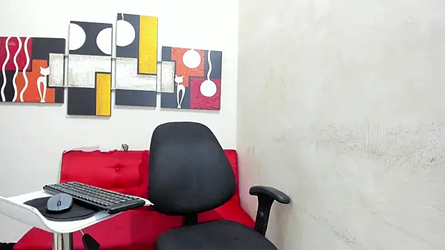 Mariana 16  online show from 01-29-25, 01:27