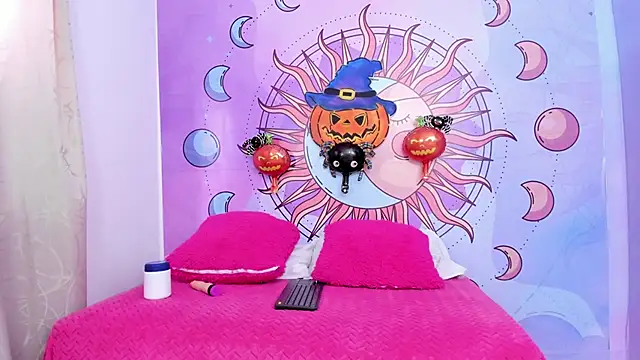 Mariana 16  online show from 10-27-25, 07:18