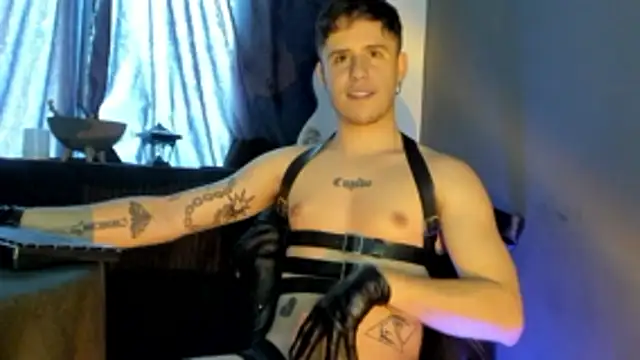 Snapshot of Antonello_Vannucci chatting on 11-07-25, 04:51 Antonello Vannucci online show from 11-07-25, 04:51