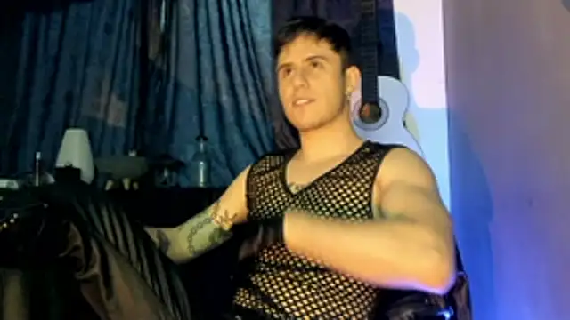 Snapshot of Antonello_Vannucci chatting on 11-16-25, 09:53 Antonello Vannucci online show from 11-16-25, 09:53