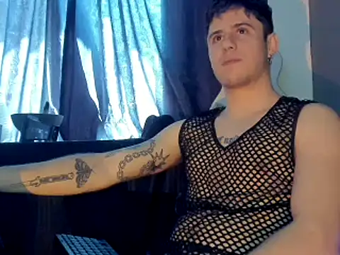 Snapshot of Antonello_Vannucci chatting on 11-17-25, 03:51 Antonello Vannucci online show from 11-17-25, 03:51