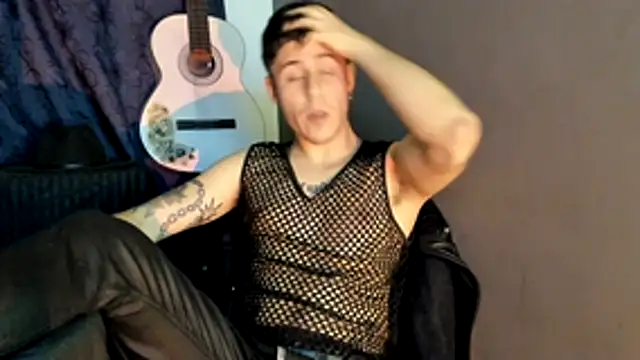 Snapshot of Antonello_Vannucci chatting on 11-19-25, 12:32 Antonello Vannucci online show from 11-19-25, 12:32