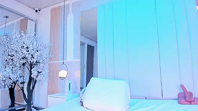 Snapshot of salomebenz chatting on 09-11-25, 09:48 salomebenz online show from 09-11-25, 09:48