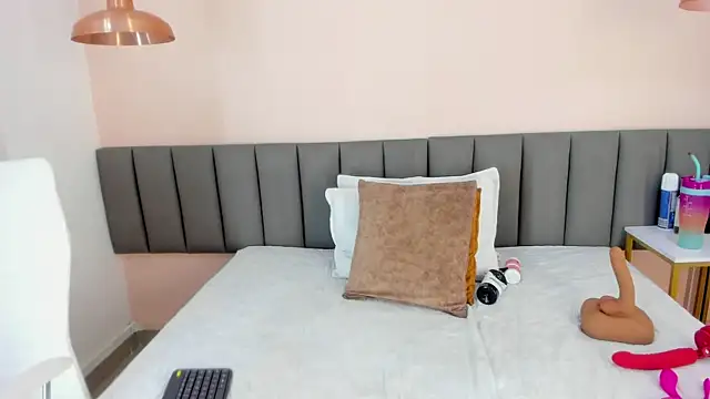 celeste smmith  online show from 02-23-25, 03:45