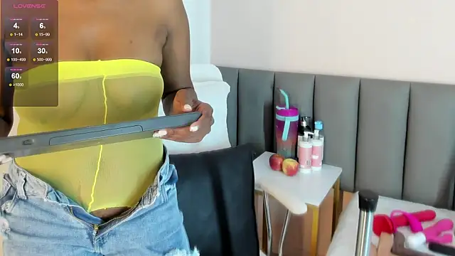 celeste smmith  online show from 03-01-25, 03:43