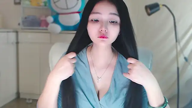 xiao-xiao-D online show from 01-12-25, 05:34