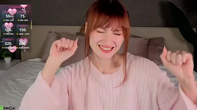 Snapshot of Mollly_Rouge chatting on 09-29-25, 10:58 Mollly Rouge online show from 09-29-25, 10:58