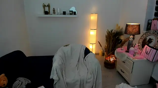 Aileen Stone online show from 02-17-25, 08:04