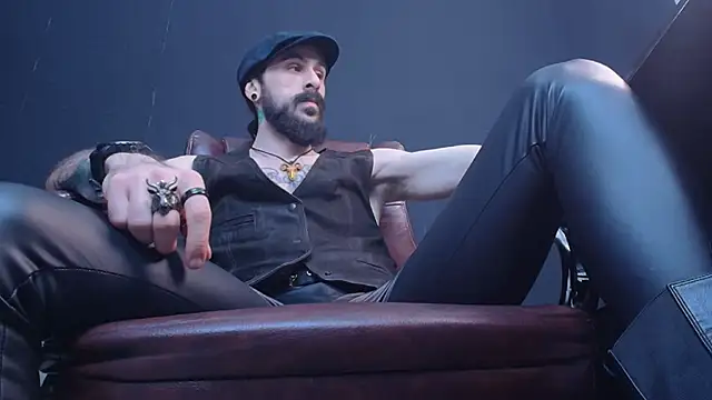 AxelColton online show from 02-06-25, 06:18