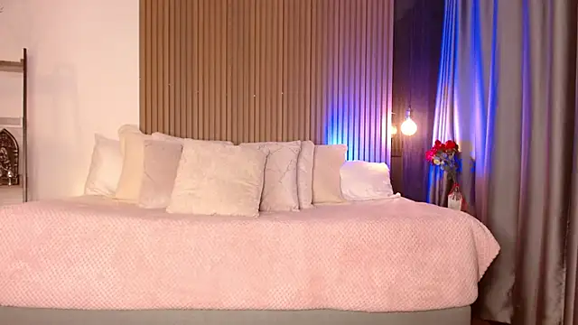 Snapshot of Sienna_Blake_ chatting on 10-22-25, 08:08 Sienna Blake online show from 10-22-25, 08:08