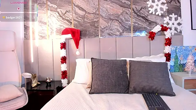 Snapshot of Sienna_Blake_ chatting on 12-13-25, 07:53 Sienna Blake online show from 12-13-25, 07:53