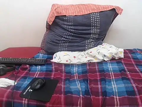 Snapshot of DarkCreamx chatting on 12-20-24, 10:05 DarkCreamx online show from 12-20-24, 10:05