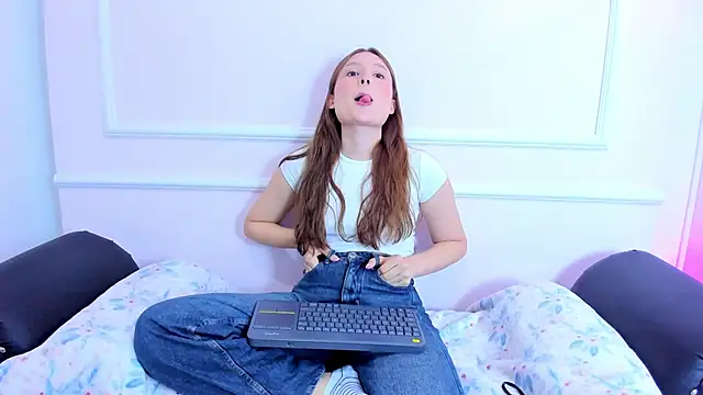 Daisha Riley online show from 01-04-25, 12:38