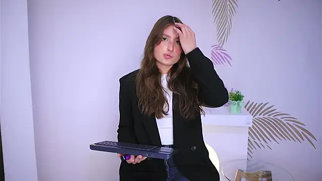 Daisha Riley online show from 02-10-25, 12:18