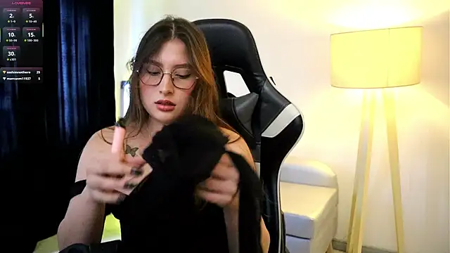 Daisha Riley online show from 10-13-25, 07:58