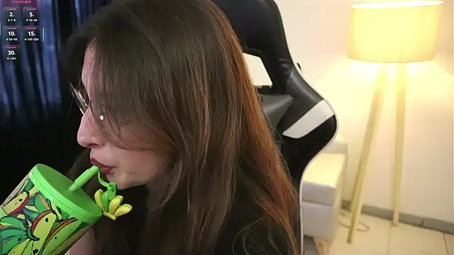 Daisha Riley online show from 10-30-25, 04:41