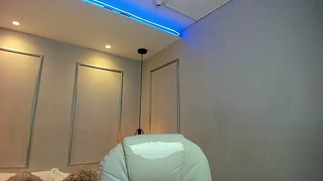 Snapshot of PerlaPreciosa chatting on 11-03-25, 12:39 PerlaPreciosa online show from 11-03-25, 12:39