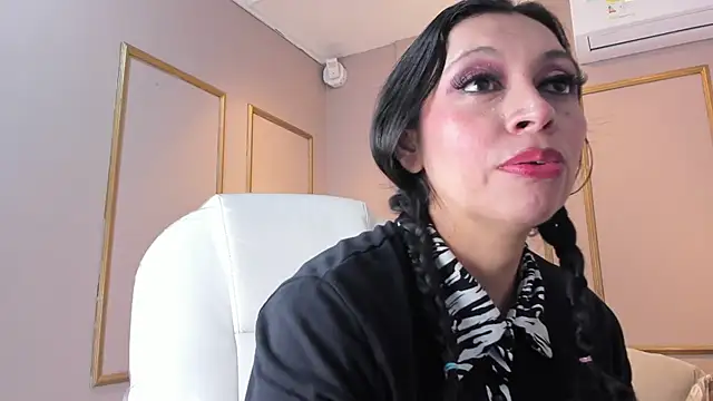 Snapshot of PerlaPreciosa chatting on 11-23-25, 04:01 PerlaPreciosa online show from 11-23-25, 04:01