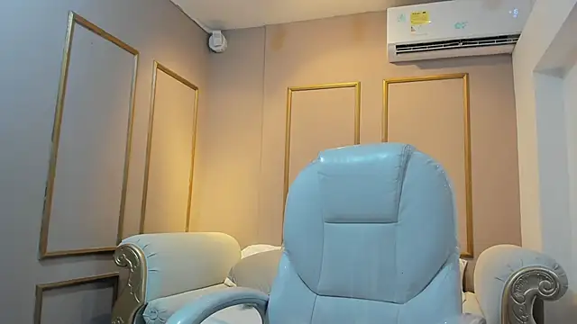 PerlaPreciosa online show from 02-27-26, 04:01