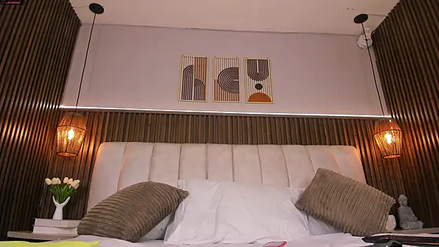 PerlaPreciosa online show from 04-17-26, 04:04