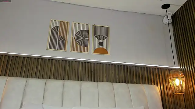 PerlaPreciosa online show from 04-21-26, 04:08