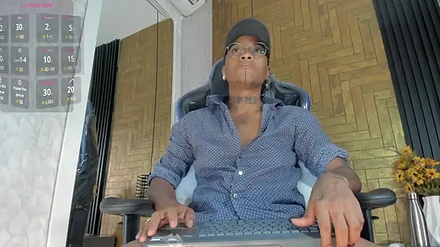 Snapshot of JhonyMiller_ chatting on 01-16-25, 08:25 JhonyMiller  online show from 01-16-25, 08:25
