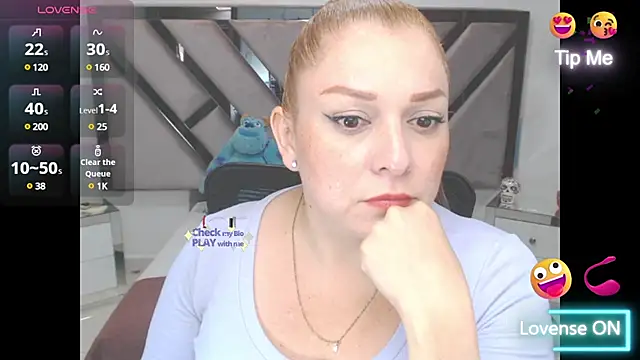 Snapshot of natalia5560 chatting on 03-18-25, 02:15 natalia5560 online show from 03-18-25, 02:15