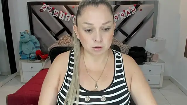 Snapshot of natalia5560 chatting on 09-29-25, 12:32 natalia5560 online show from 09-29-25, 12:32