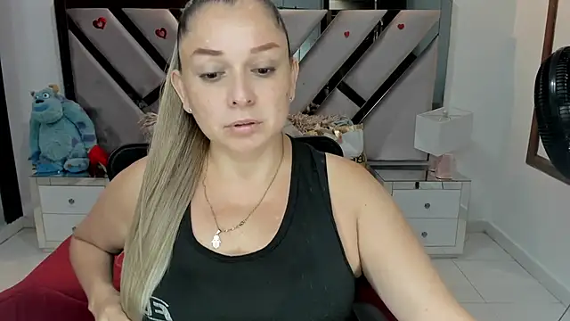 Snapshot of natalia5560 chatting on 10-07-25, 12:57 natalia5560 online show from 10-07-25, 12:57