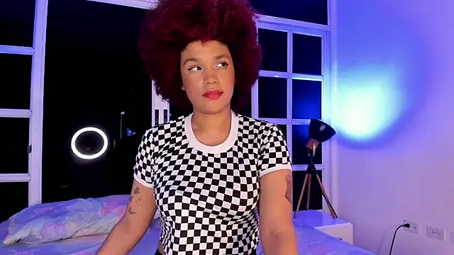 Snapshot of loladupont chatting on 05-05-26, 03:03 loladupont online show from 05-05-26, 03:03