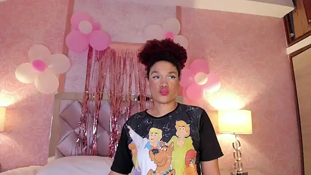 Snapshot of loladupont chatting on 05-09-26, 02:39 loladupont online show from 05-09-26, 02:39