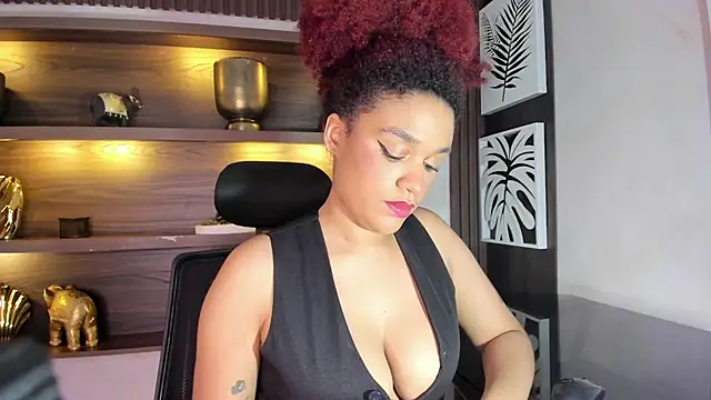 Snapshot of loladupont chatting on 05-25-26, 03:12 loladupont online show from 05-25-26, 03:12