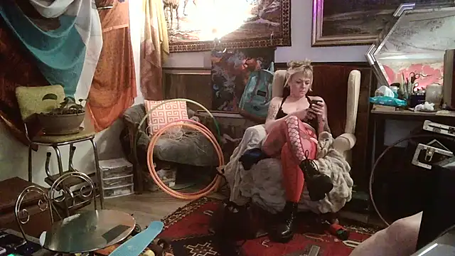 SilverandFox online show from 02-25-25, 09:42