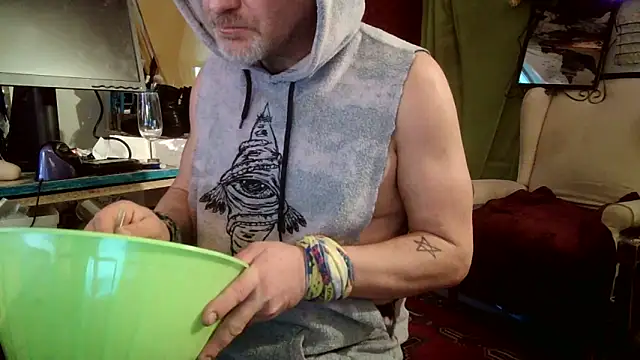 SilverandFox online show from 03-11-25, 03:45