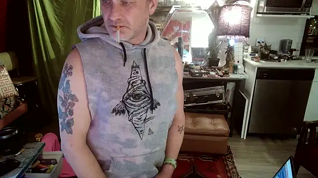 SilverandFox online show from 03-18-25, 08:58