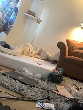 SilverandFox online show from 10-13-25, 04:18