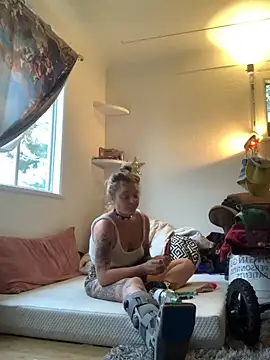 SilverandFox online show from 10-18-25, 09:59