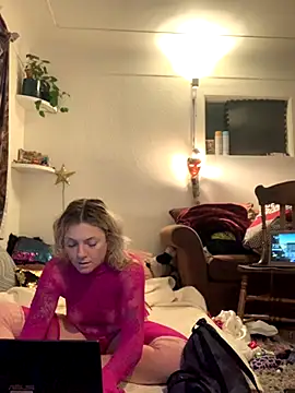 SilverandFox online show from 10-31-25, 10:49