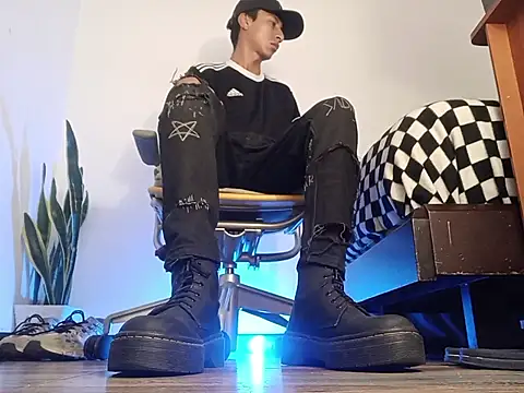 Snapshot of codysmith chatting on 11-05-25, 07:52 codysmith online show from 11-05-25, 07:52