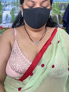 Snapshot of FlatVincy4 chatting on 09-11-25, 08:36 FlatVincy4 online show from 09-11-25, 08:36