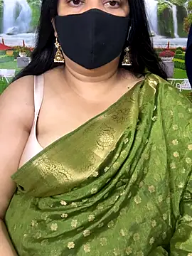 Snapshot of FlatVincy4 chatting on 09-12-25, 05:07 FlatVincy4 online show from 09-12-25, 05:07