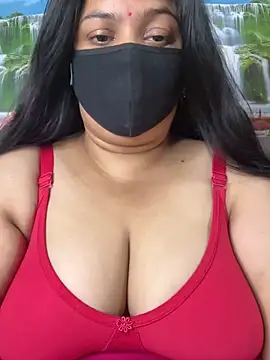 Snapshot of FlatVincy4 chatting on 09-15-25, 07:52 FlatVincy4 online show from 09-15-25, 07:52