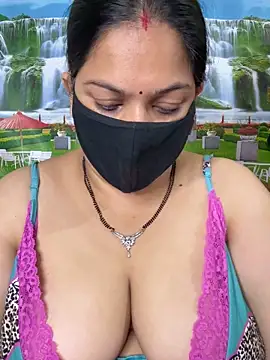 Snapshot of FlatVincy4 chatting on 09-19-25, 07:10 FlatVincy4 online show from 09-19-25, 07:10