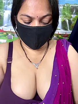 Snapshot of FlatVincy4 chatting on 09-27-25, 04:12 FlatVincy4 online show from 09-27-25, 04:12