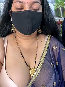 Snapshot of FlatVincy4 chatting on 09-30-25, 06:07 FlatVincy4 online show from 09-30-25, 06:07