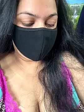 Snapshot of FlatVincy4 chatting on 10-02-25, 03:57 FlatVincy4 online show from 10-02-25, 03:57