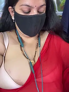 Snapshot of FlatVincy4 chatting on 10-04-25, 05:11 FlatVincy4 online show from 10-04-25, 05:11