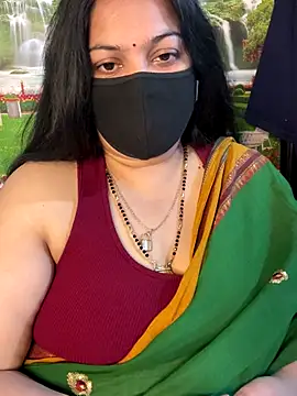 Snapshot of FlatVincy4 chatting on 10-08-25, 09:07 FlatVincy4 online show from 10-08-25, 09:07