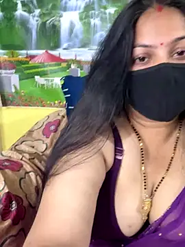 Snapshot of FlatVincy4 chatting on 10-11-25, 05:44 FlatVincy4 online show from 10-11-25, 05:44